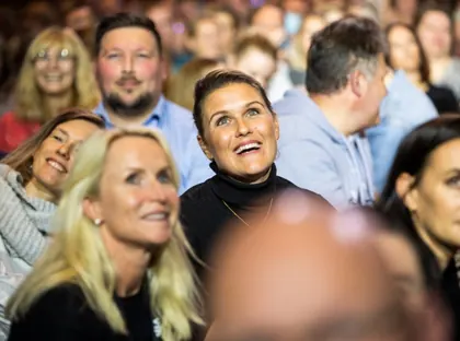 Teilnehmende bei einem Live-Event von Christian Bischoff